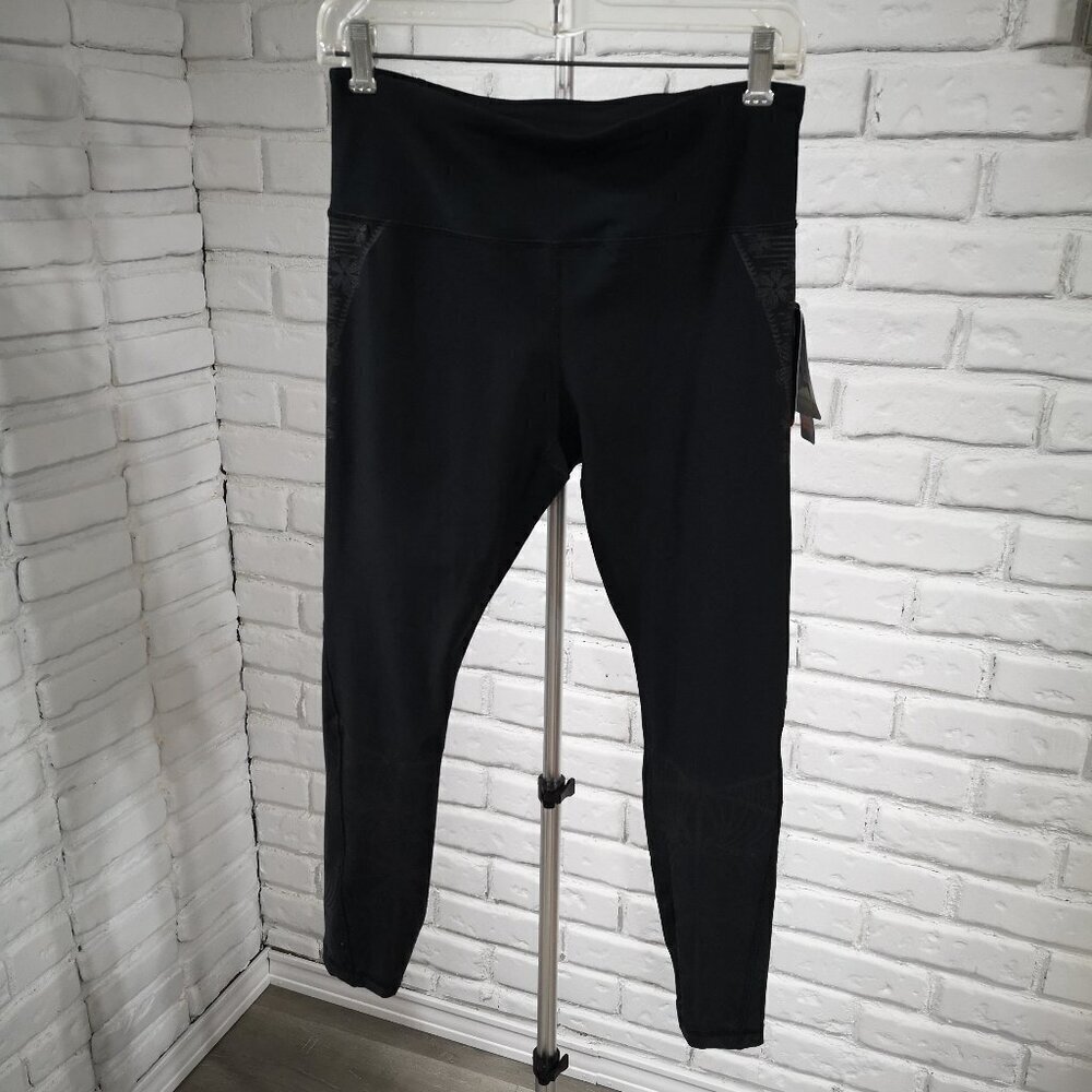 NWT Reebok Ladies Black Size Med 4 Way Stretch Wicking Fade Resistant Leggings